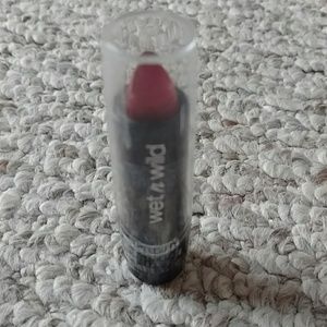Wet n Wild lipstick Just Garnet